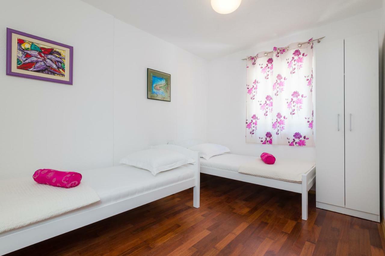 Apartments Nada Bol Luaran gambar