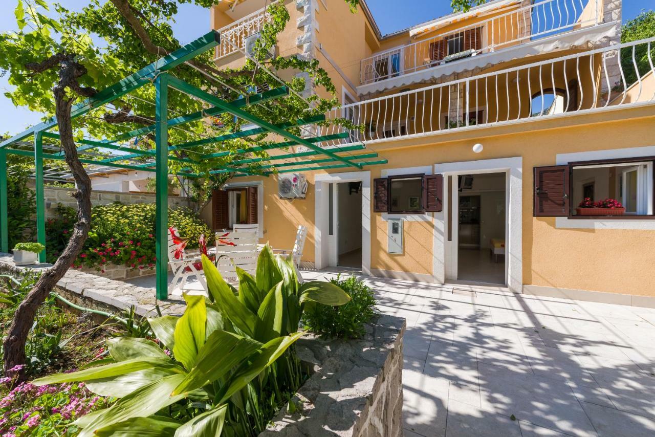 Apartments Nada Bol Luaran gambar