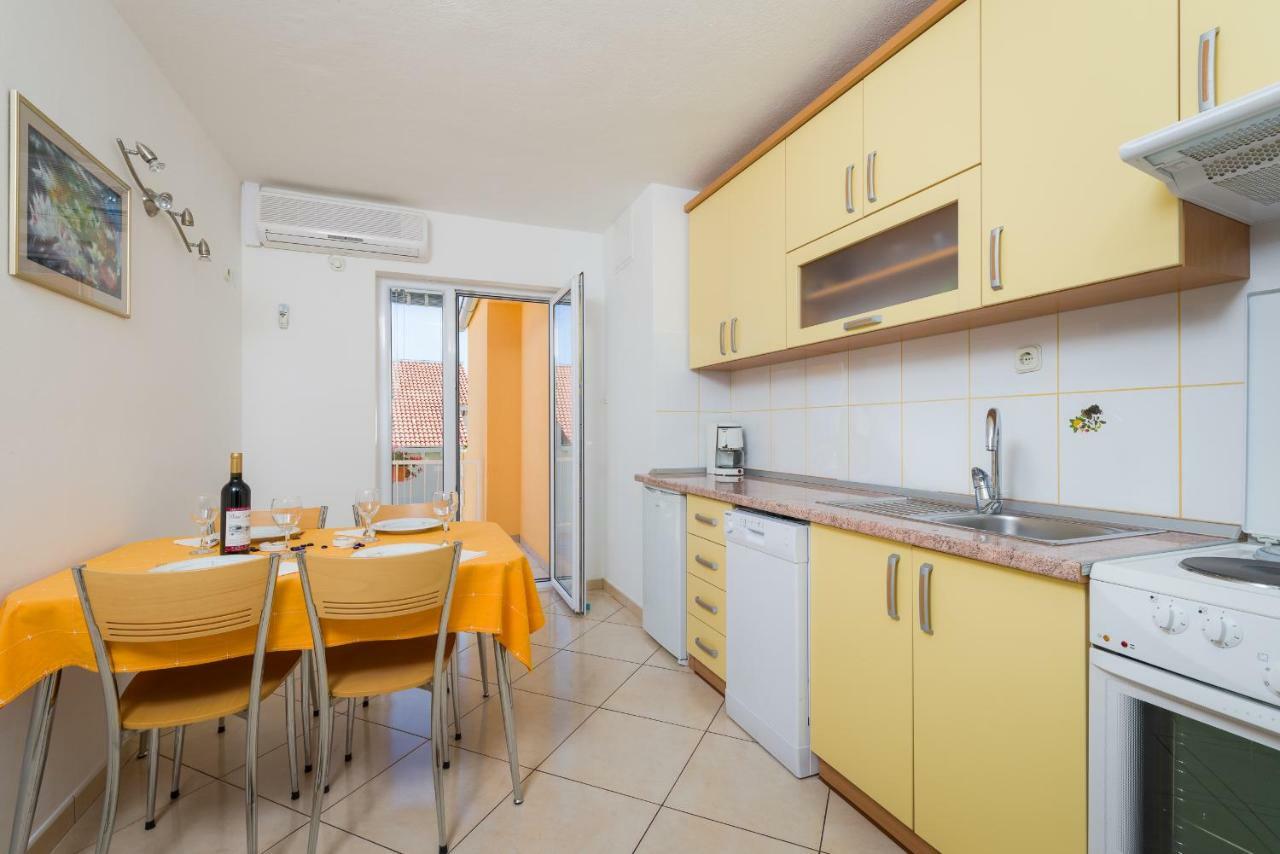 Apartments Nada Bol Luaran gambar